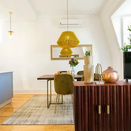 2 Beautiful Bdr Upscale Flat Embracing Tejo! Apartamento *