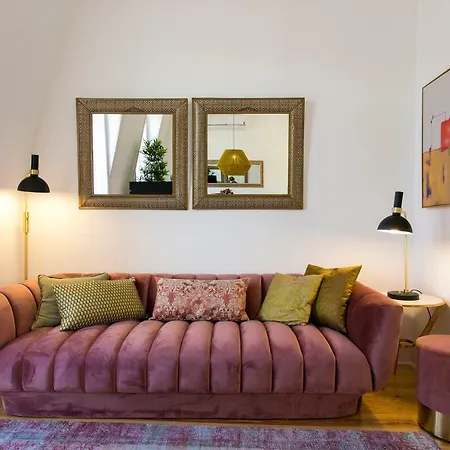 2 Beautiful Upscale Flat Embracing Tejo! Lisbon