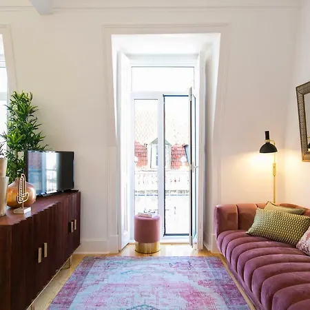 2 Beautiful Bdr Upscale Flat Embracing Tejo! Appartement Lissabon