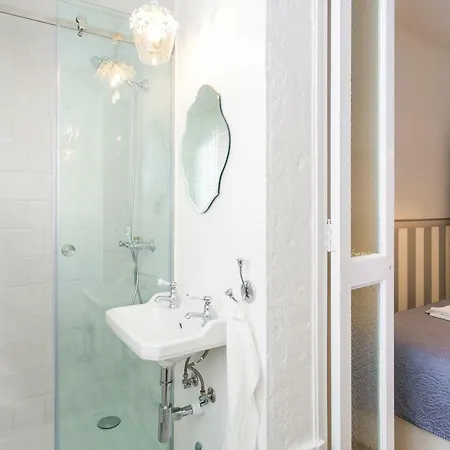 2 Beautiful Upscale Flat Embracing Tejo! Apartment *