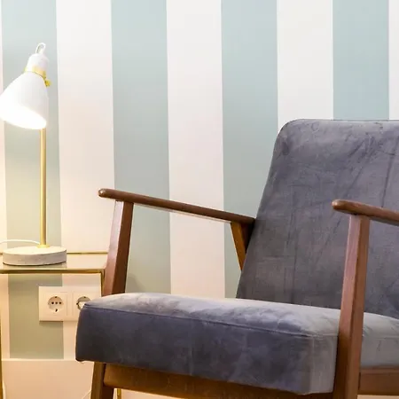 Apartment 2 Beautiful Upscale Flat Embracing Tejo! Lisbon